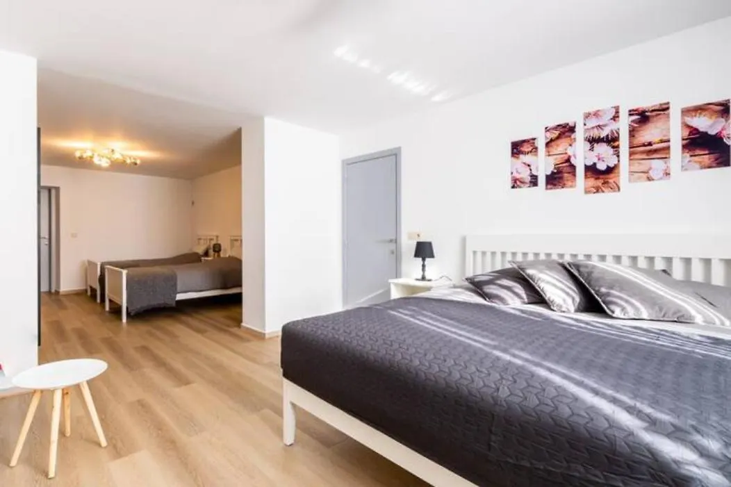 Holiday home Manoir Bel Horizon Avec Grand Jardin Et Parking Prive Villa Brussels